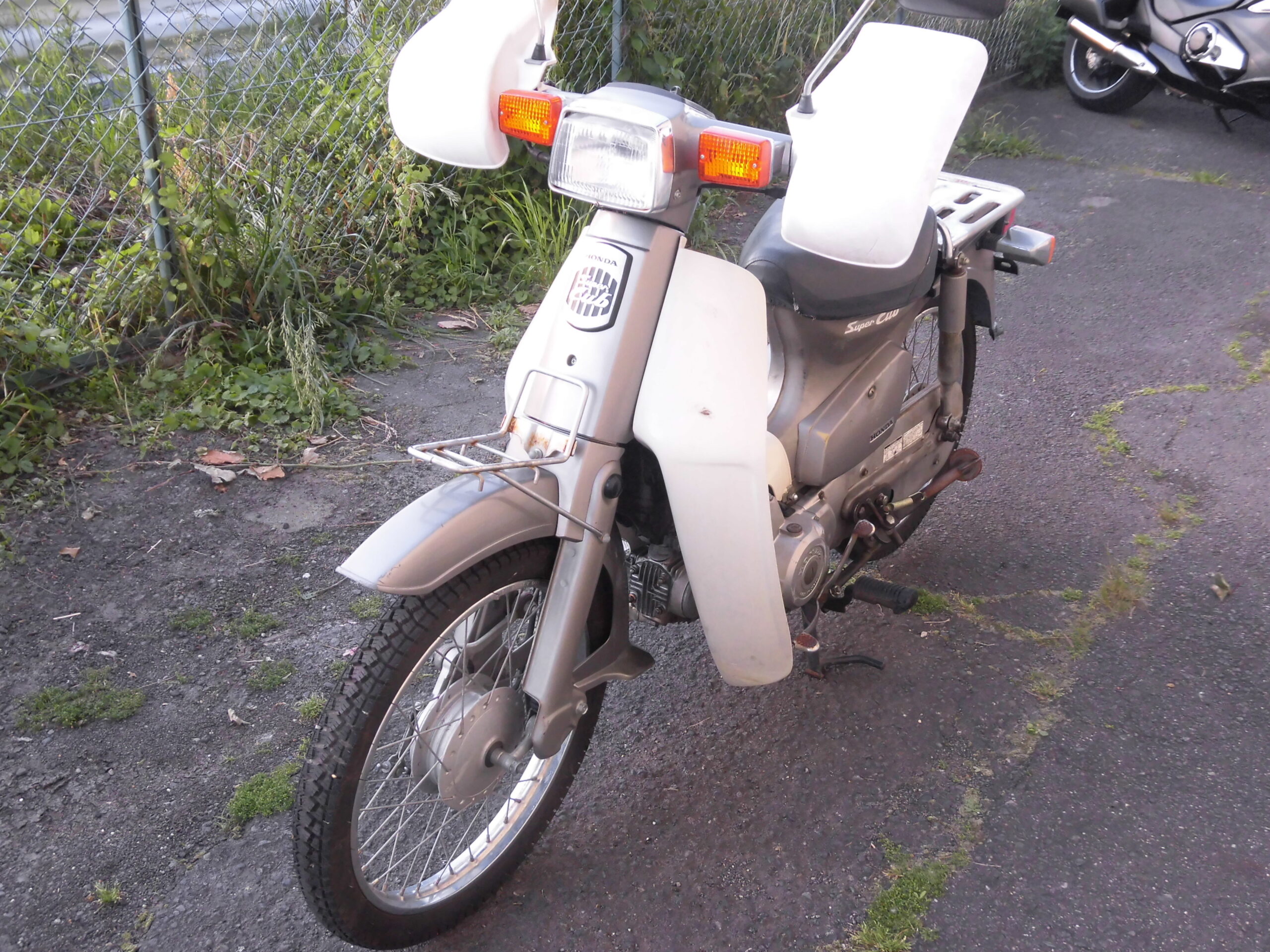 ベスパ LX125キャブ 完動車 少々転倒傷難あり（駆動系メンテして 